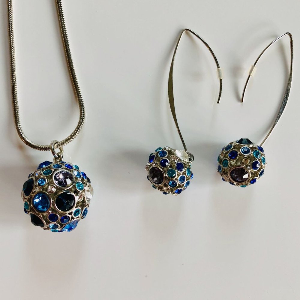 GUESS Statement Necklace and Earrings Set